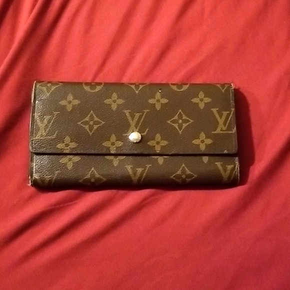 Louis Vuitton Handbags - 💥Authentic Louis Vuitton monogram wallet💥